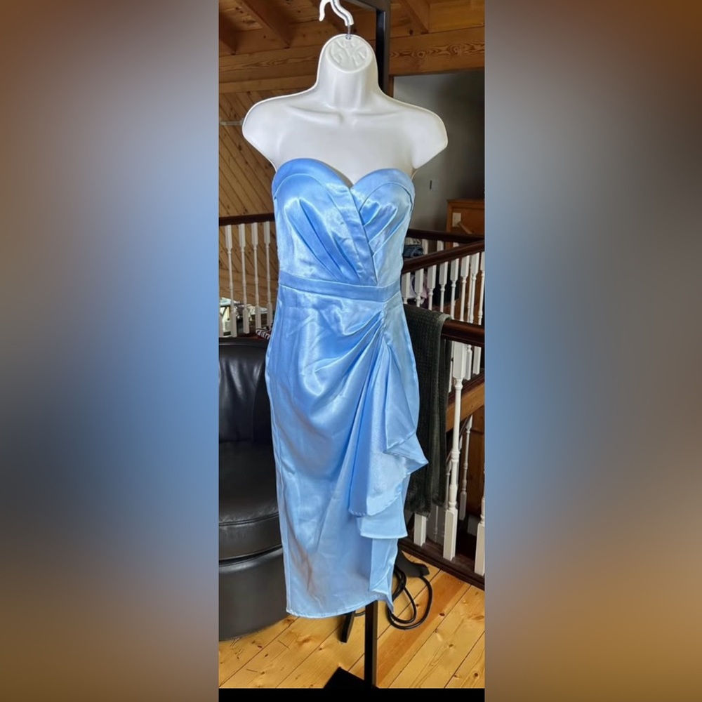 Blue strapless dress